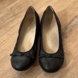Vionic Women's Elegant Black ballet flat